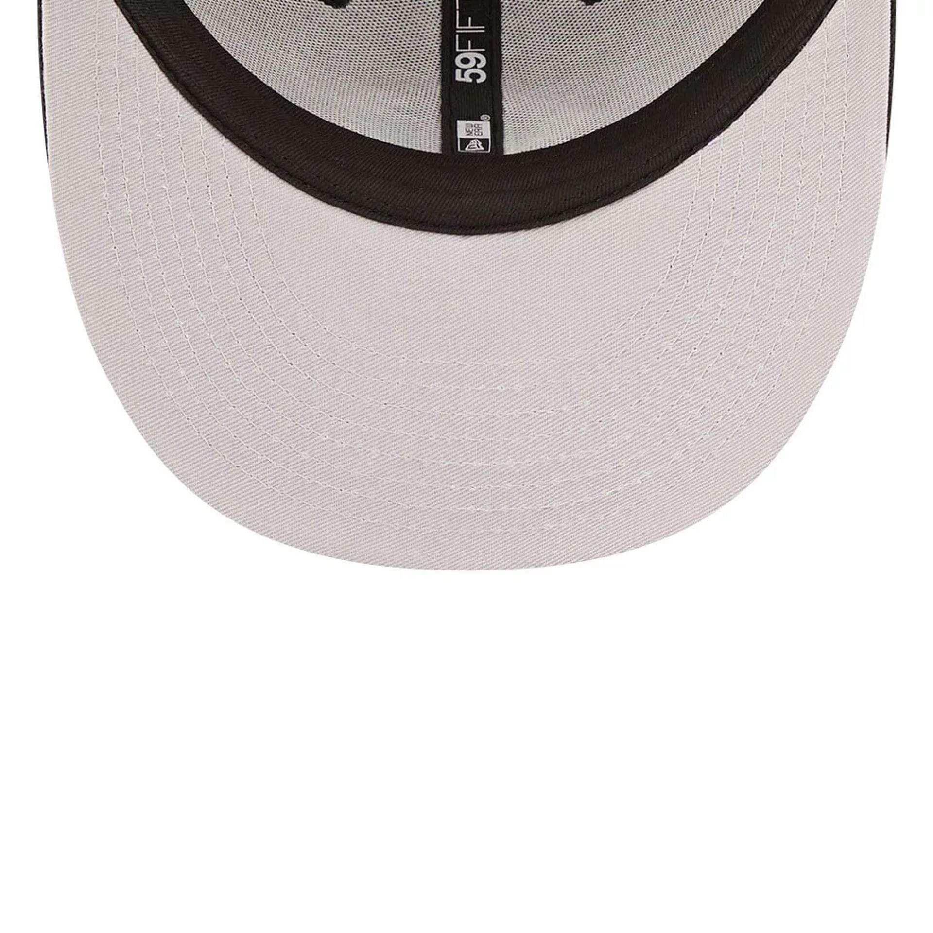 Pictured is this Cincinnati Reds Black Low Profile 59FIFTY Fitted Cap 2