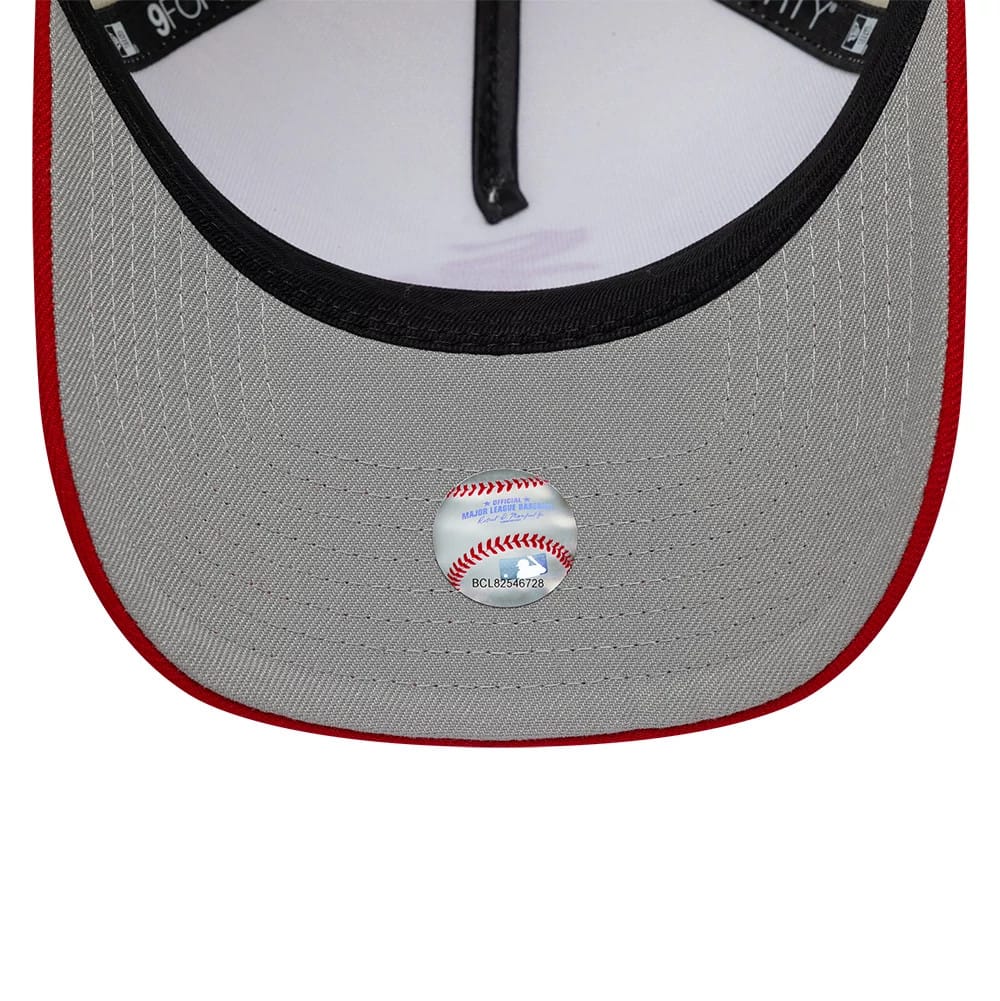 Pictured is this MLB Chrome Scarlet Chicago White Sox 9FORTY A-Frame Adjustable cap in cream. 2