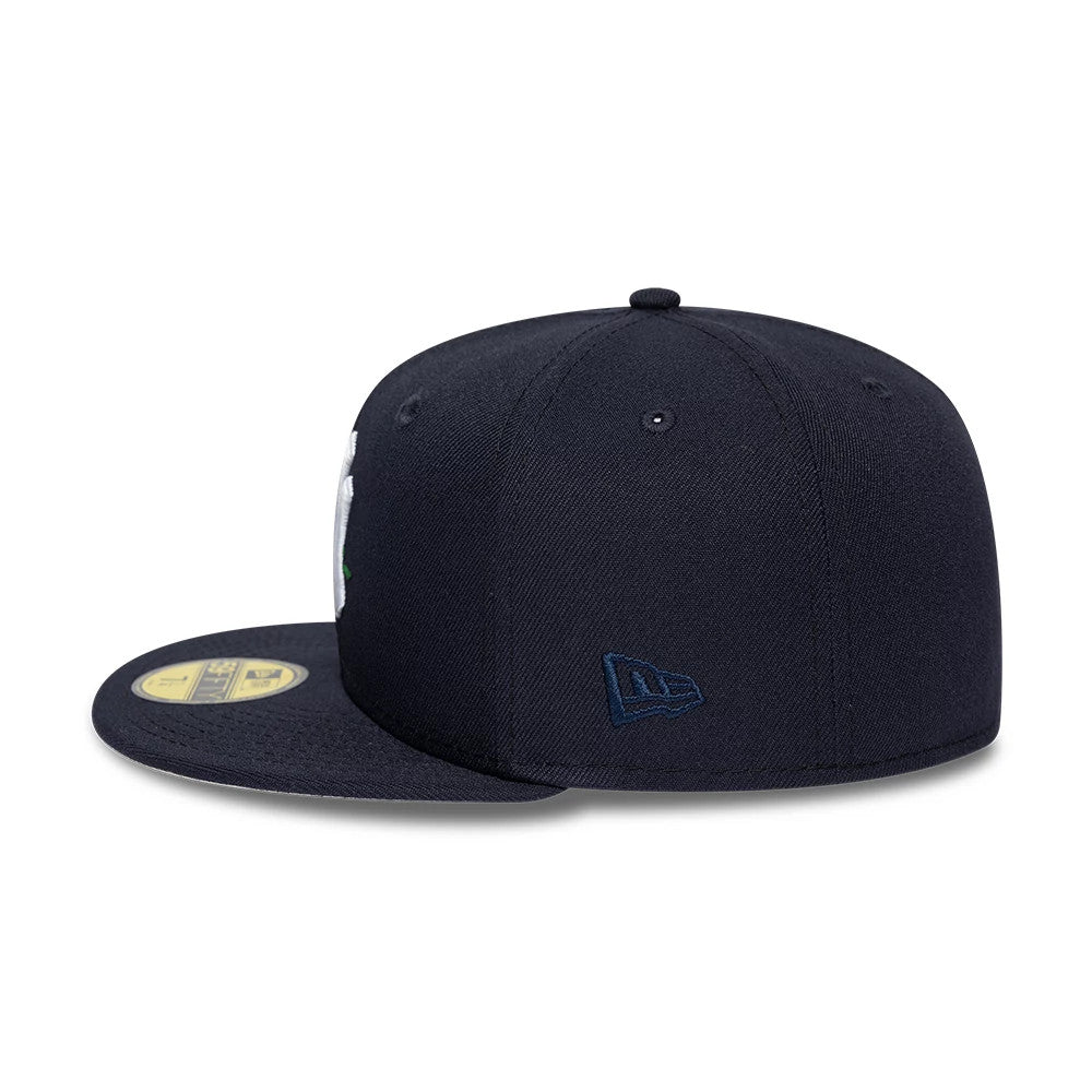 Pictured is this MLB Rose New York Yankees 59FIFTY Fitted cap in navy. 7