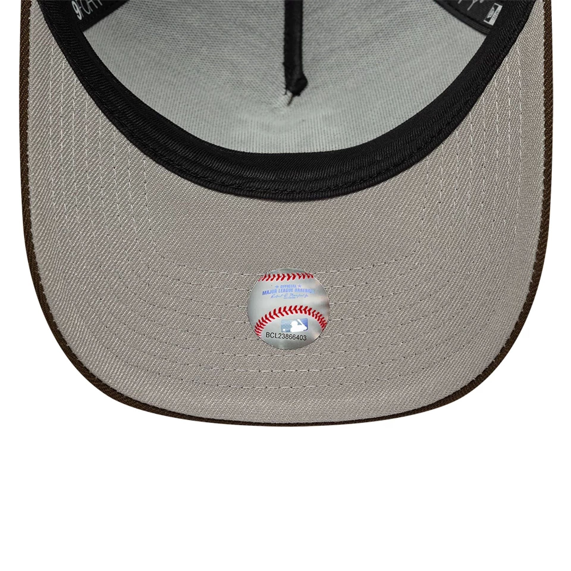 This is a New York Mets MLB Dark Brown 9FORTY A-Frame Adjustable Cap 2