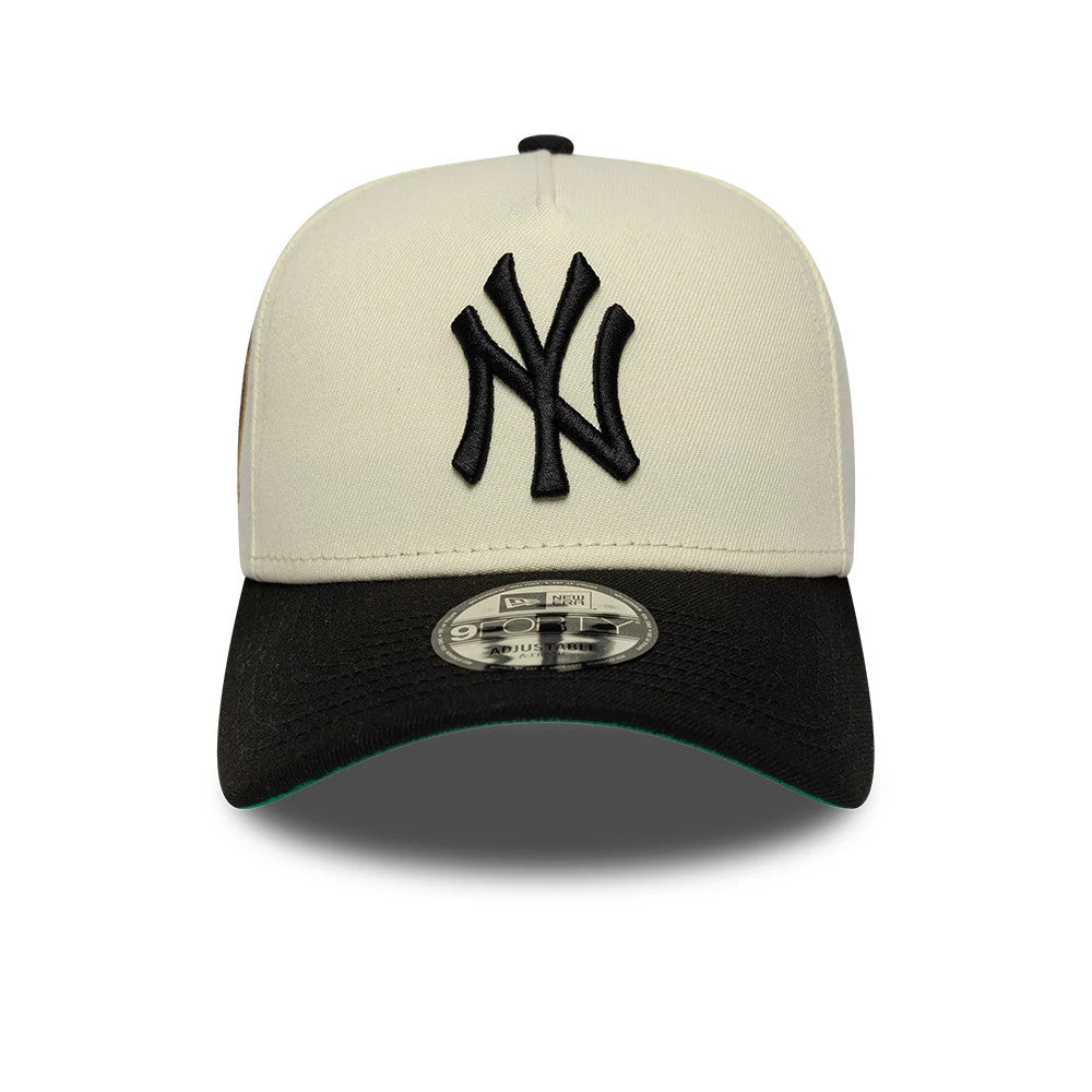 Pictured is this MLB Cooperstown New York Yankees 9FORTY A-Frame cap in white & black. 3