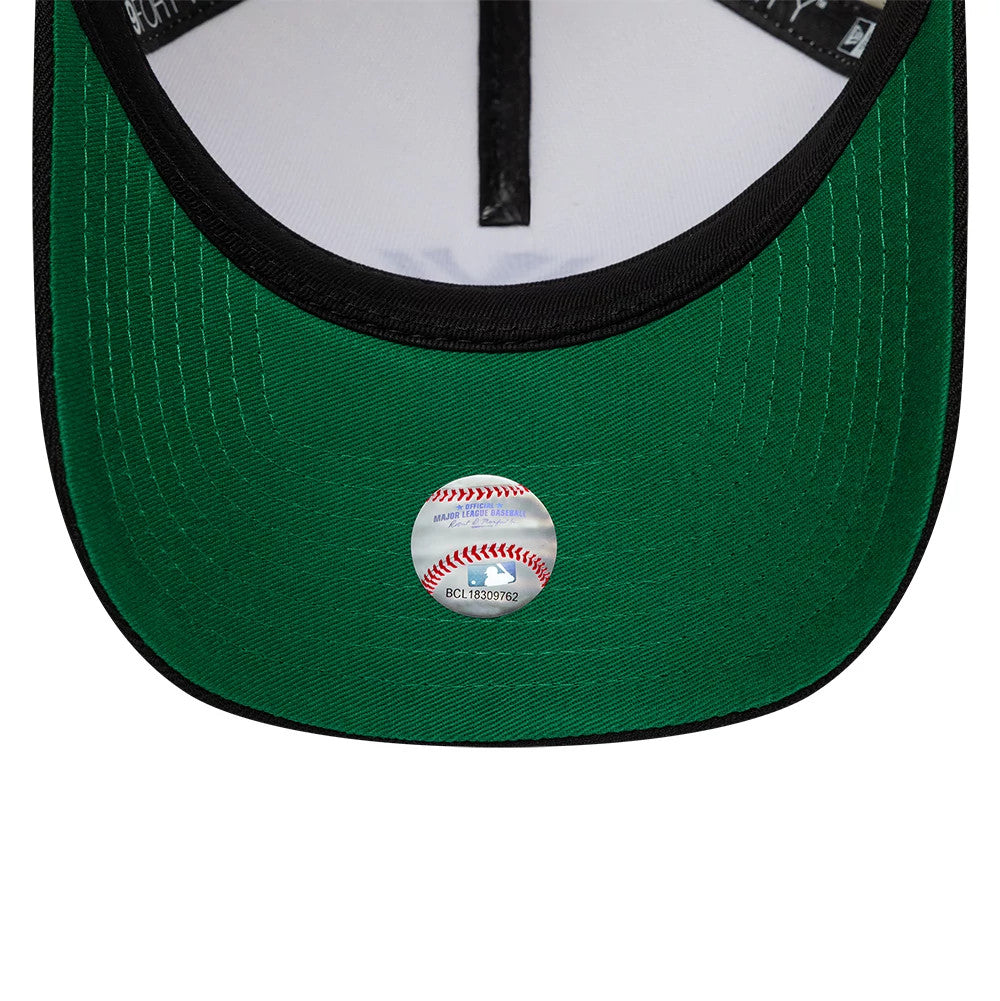 Pictured is this MLB Cooperstown New York Yankees 9FORTY A-Frame cap in white & black. 2