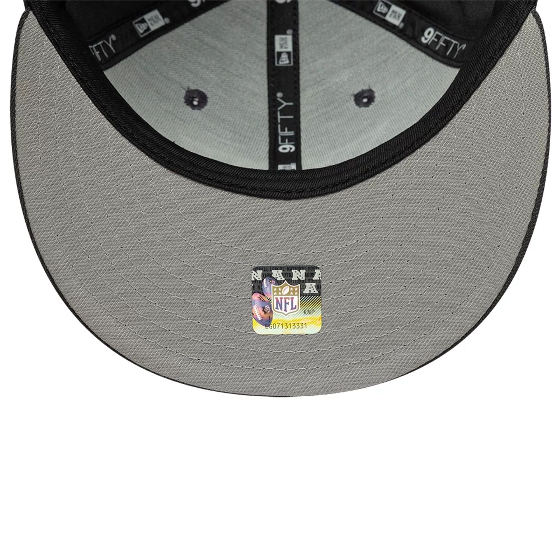 This is a Washington Commanders NFL Grey 9FIFTY Snapback Adjustable Cap 2