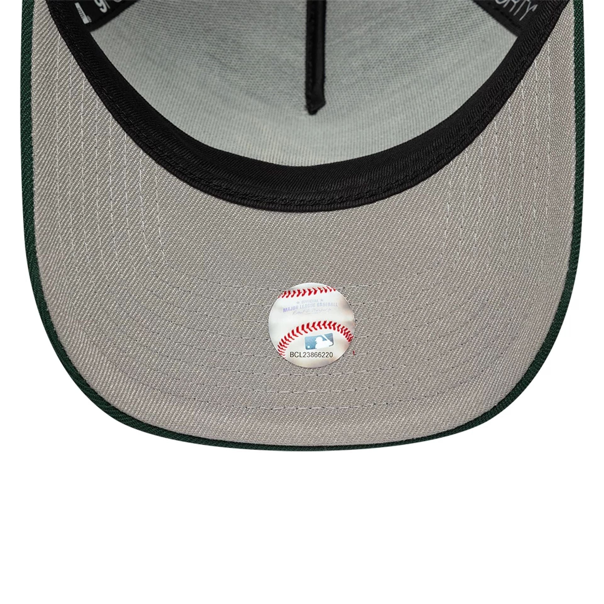 This is a Atlanta Braves MLB Dark Green 9FORTY A-Frame Adjustable Cap 2