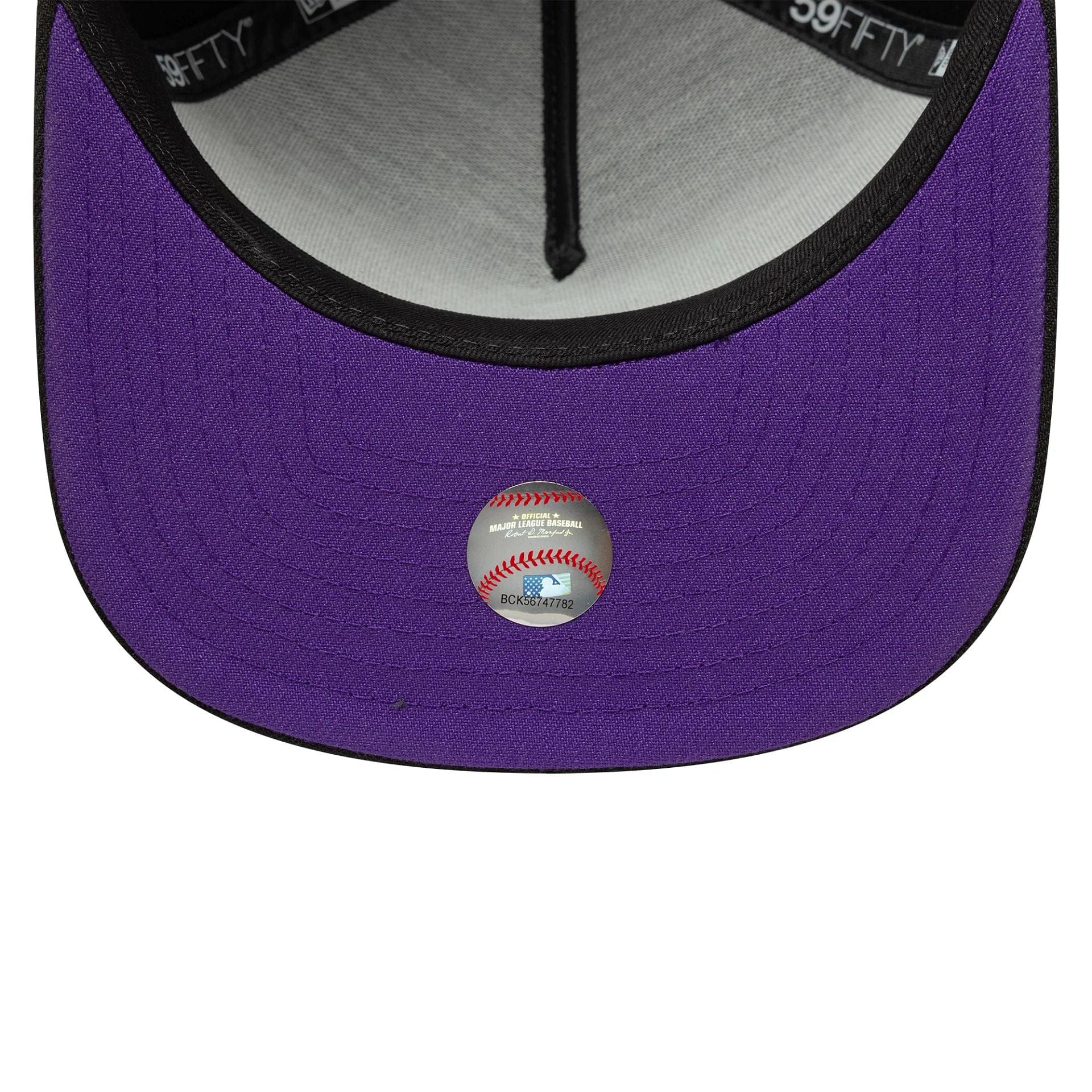 Pictured in this MLB Bats Chicago White Sox Black 59FIFTY A-Frame Fitted Cap 2