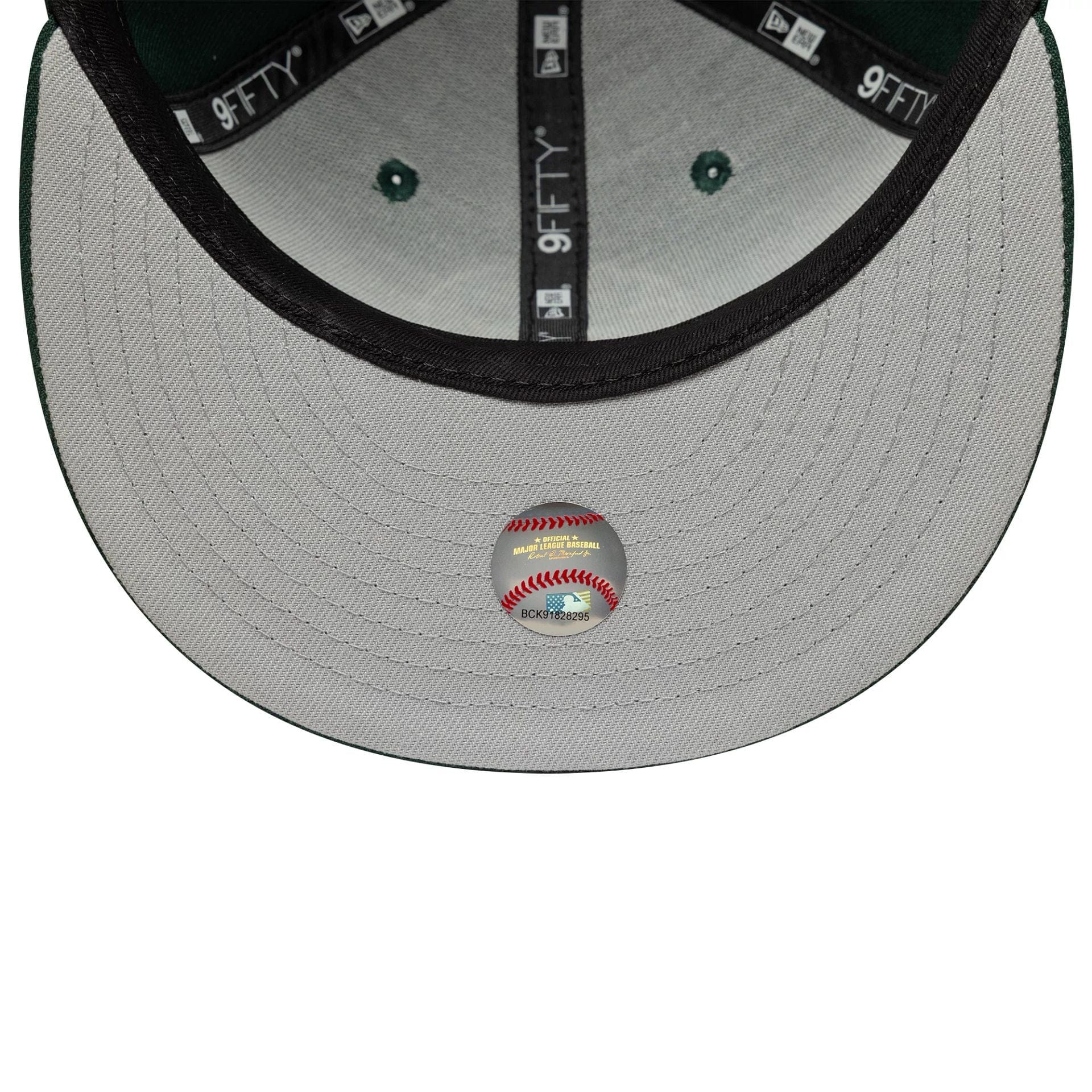 This is a Atlanta Braves MLB Sugar Skull Dark Green 9FIFTY Snapback Adjustable Cap 2