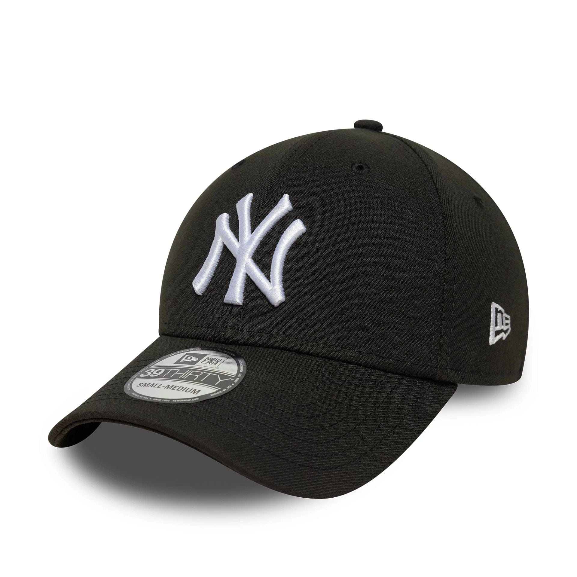 This is a New York Yankees MLB Black 39THIRTY Stretch Fit Cap 1