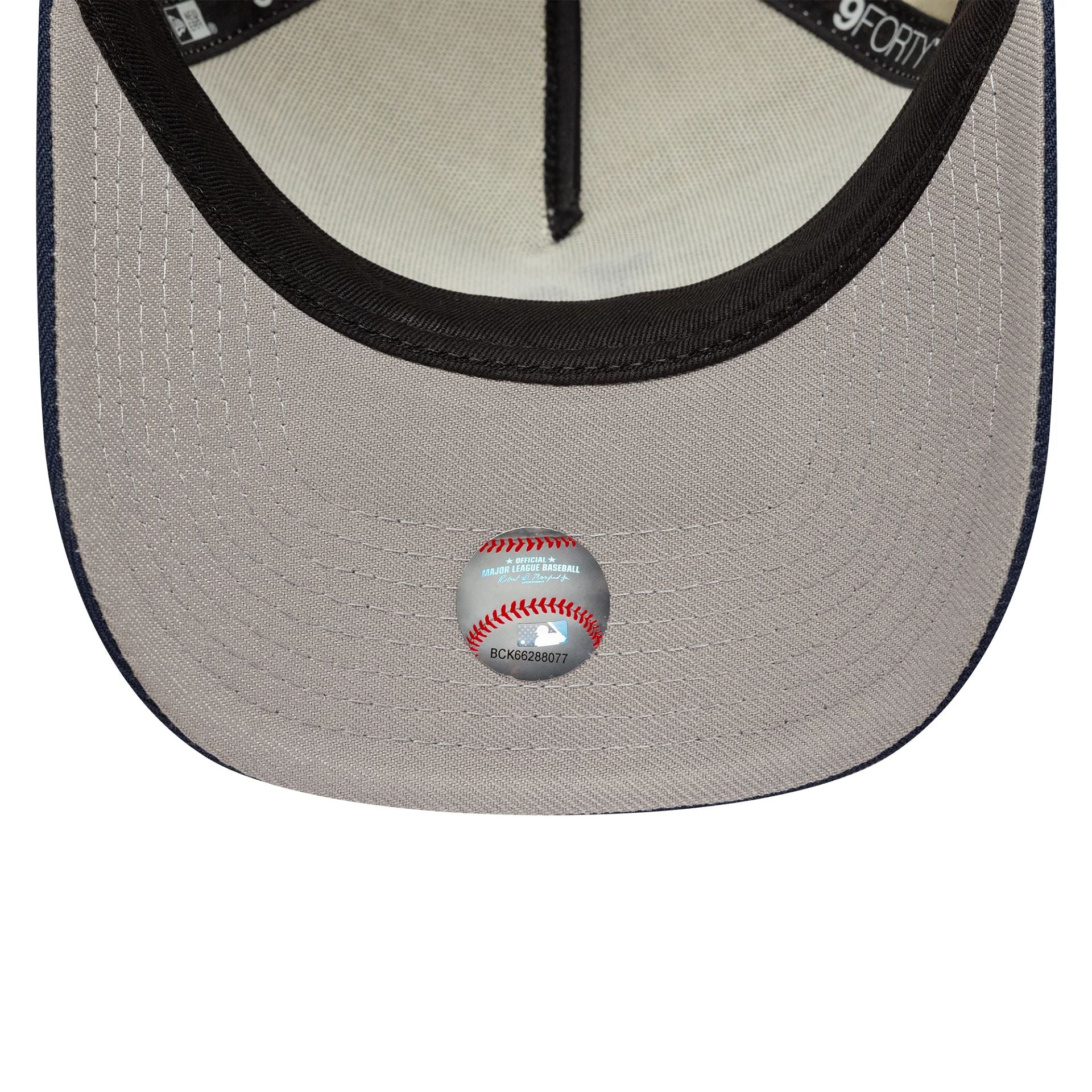 This is a LA Dodgers MLB Chrome Blue Contrast Cream 9FORTY A-Frame Adjustable Cap 2