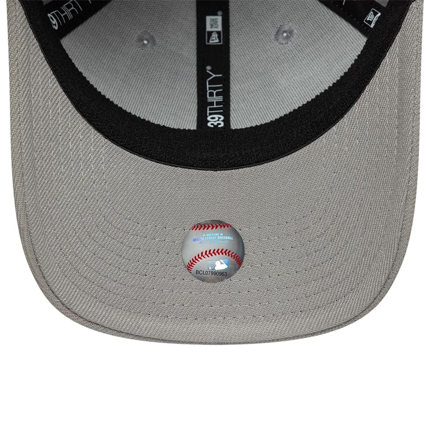 This is a Oakland Athletics MLB Grey 39THIRTY Stretch Fit Cap 7