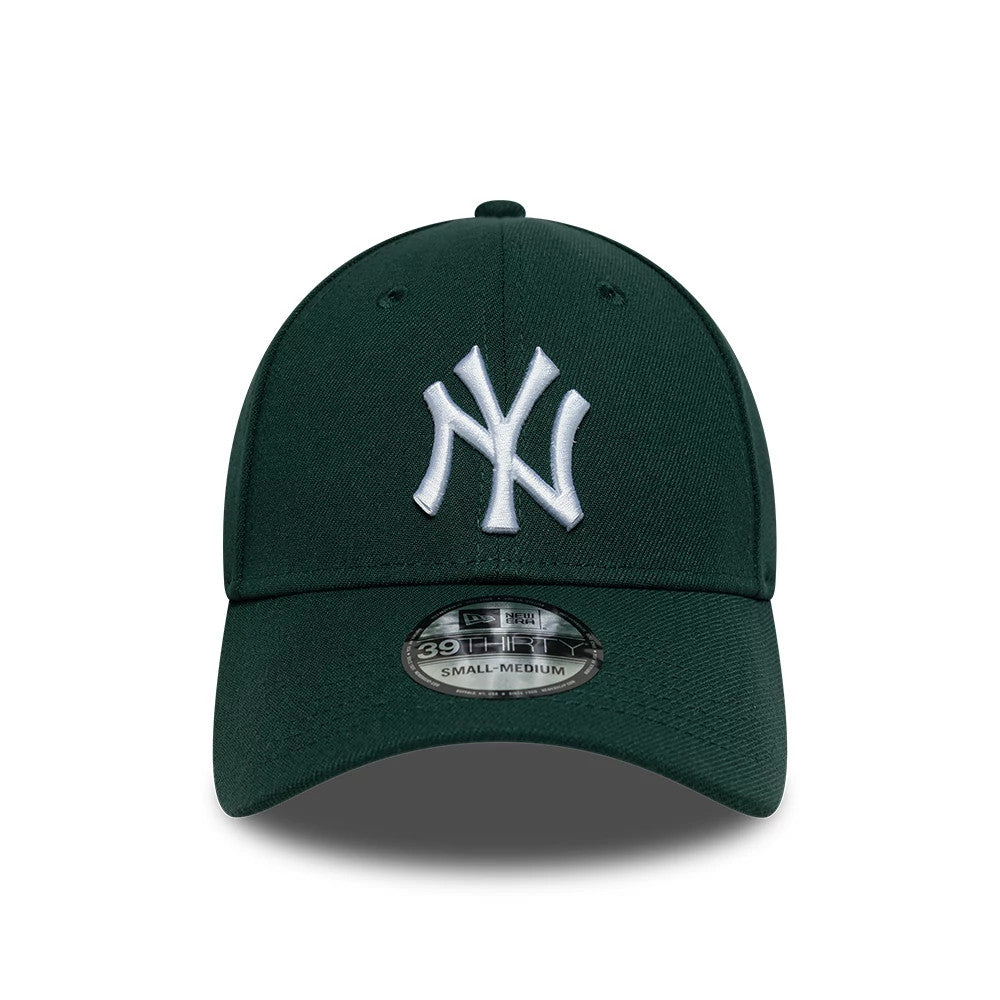 New York Yankees MLB Dark Green New Era 39THIRTY Stretch Fit Cap, front view showing the raised white NY logo embroidered on the front panel, with a curved dark green visor and the 39THIRTY size sticker on the visor.