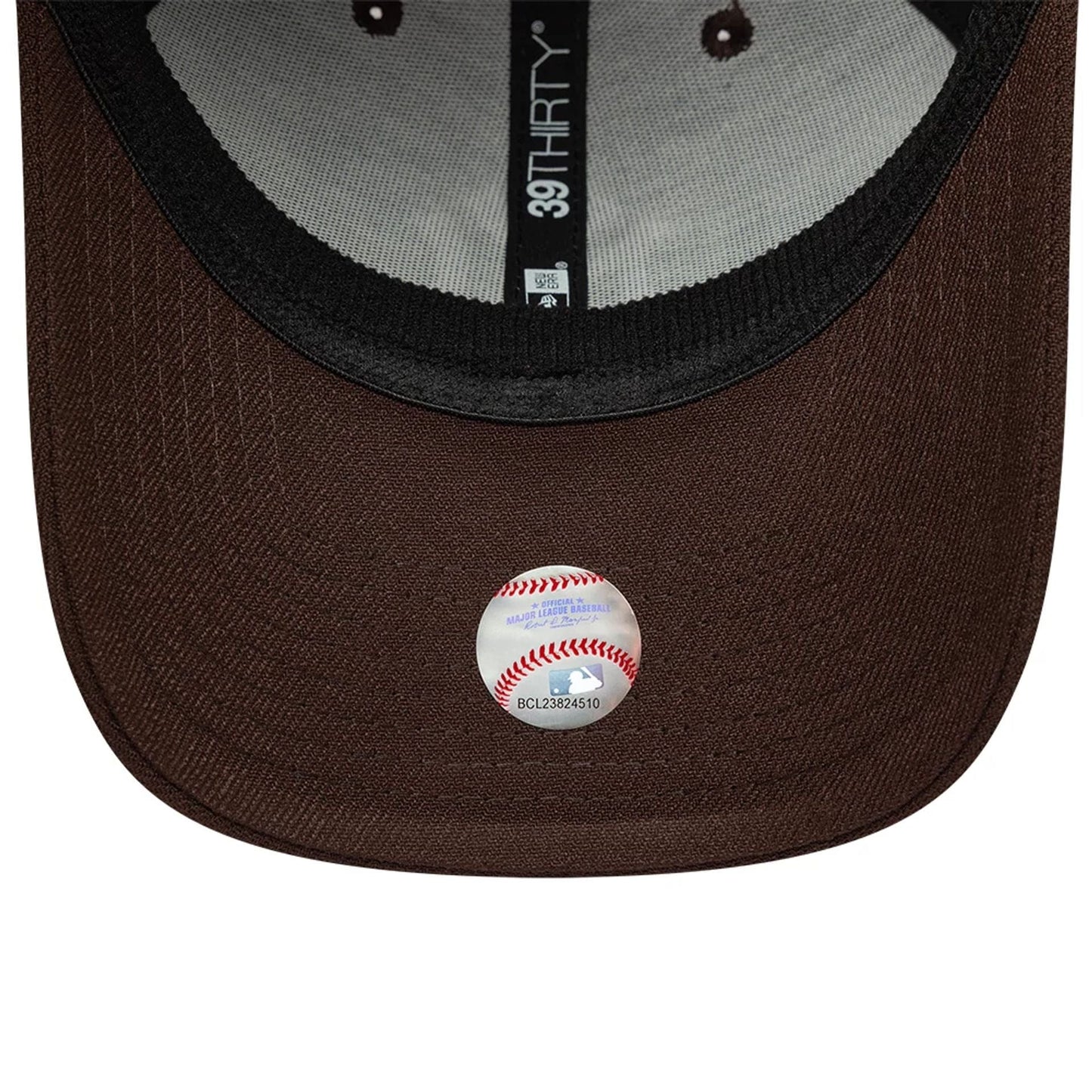 This is a New York Yankees MLB Dark Brown 39THIRTY Stretch Fit Cap 7