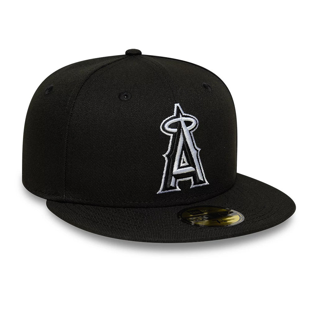 LA Angels MLB Black New Era 59FIFTY Fitted Cap, front view showing the white embroidered Angels logo on the structured black crown, a black flat visor, and the gold 59FIFTY size sticker placed on the visor.