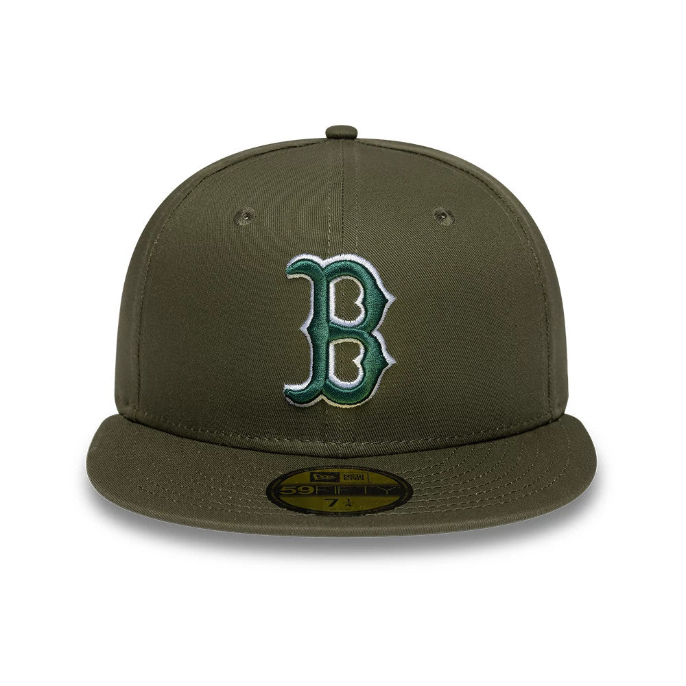 Boston Red Sox MLB Dark Green New Era 59FIFTY Fitted Cap, front view showing the raised embroidered B logo in green and white on the front panel, complemented by a dark green flat visor and a gold 59FIFTY size sticker on the visor.