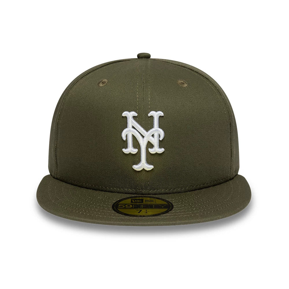 New York Mets MLB Dark Green New Era 59FIFTY Fitted Cap, front view showing the raised white embroidered New York Mets logo on the structured dark green crown, matched with a dark green flat visor featuring a gold 59FIFTY size sticker.