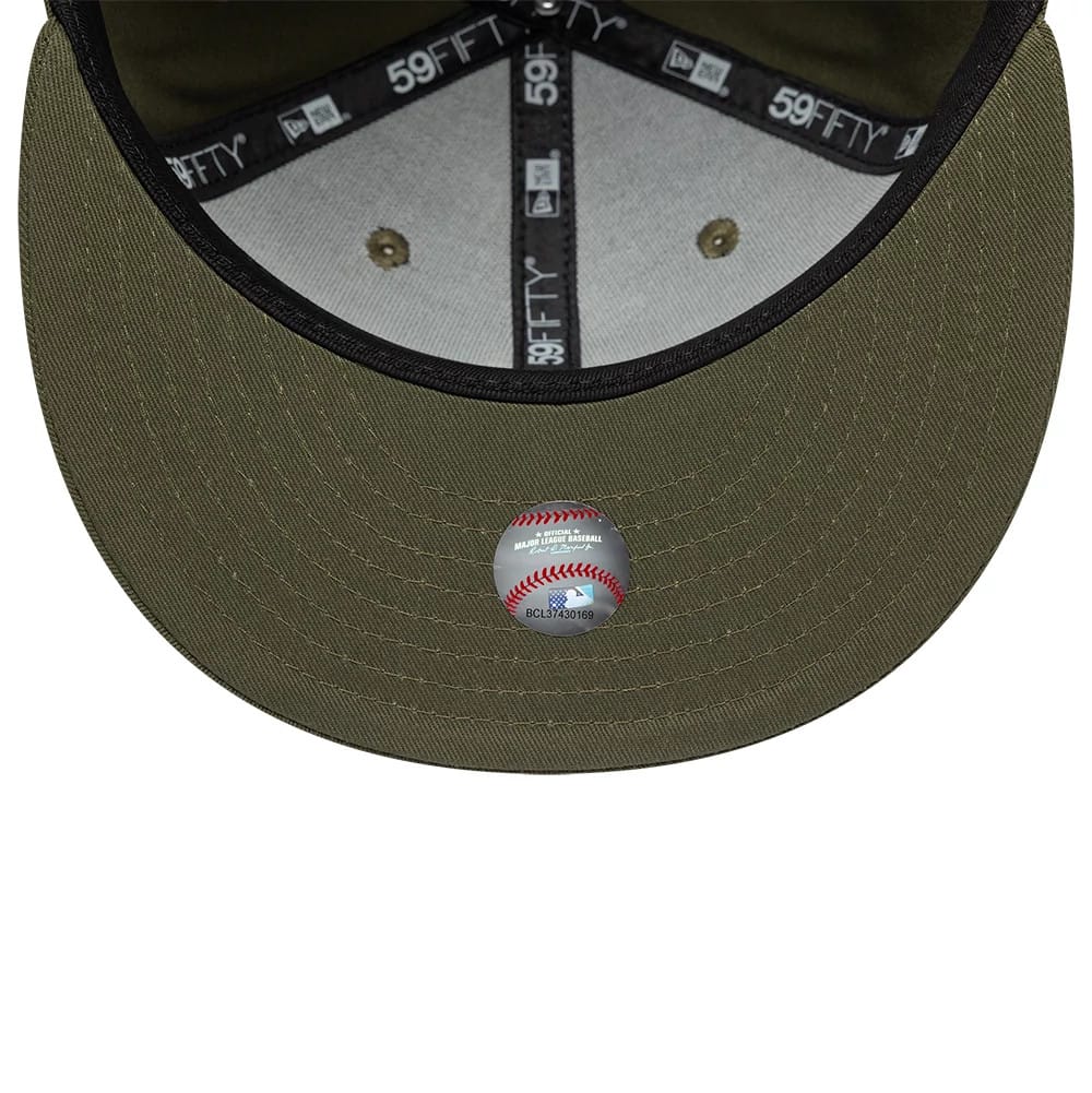 Pictured is this Seattle Mariners MLB Dark Green 59FIFTY Fitted cap. 7
