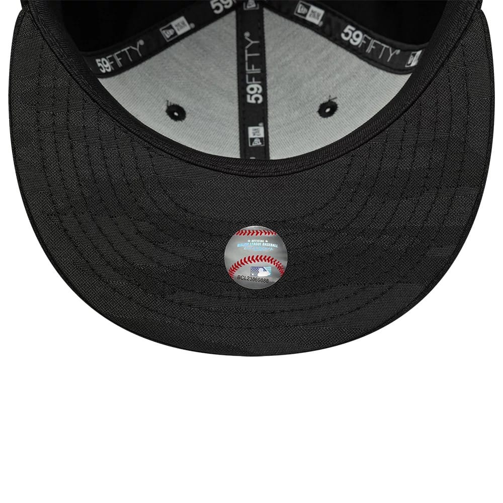 This is a New York Yankees MLB Black 59FIFTY Fitted Cap 7