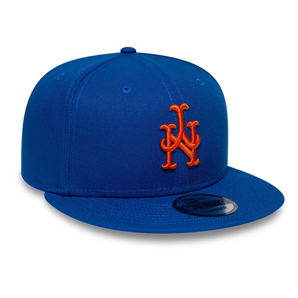 New York Mets MLB Upside Down Blue New Era 9FIFTY Snapback Cap, front view showing the raised orange Mets logo embroidered on the structured blue crown with a flat visor and a black 9FIFTY size sticker on the visor.