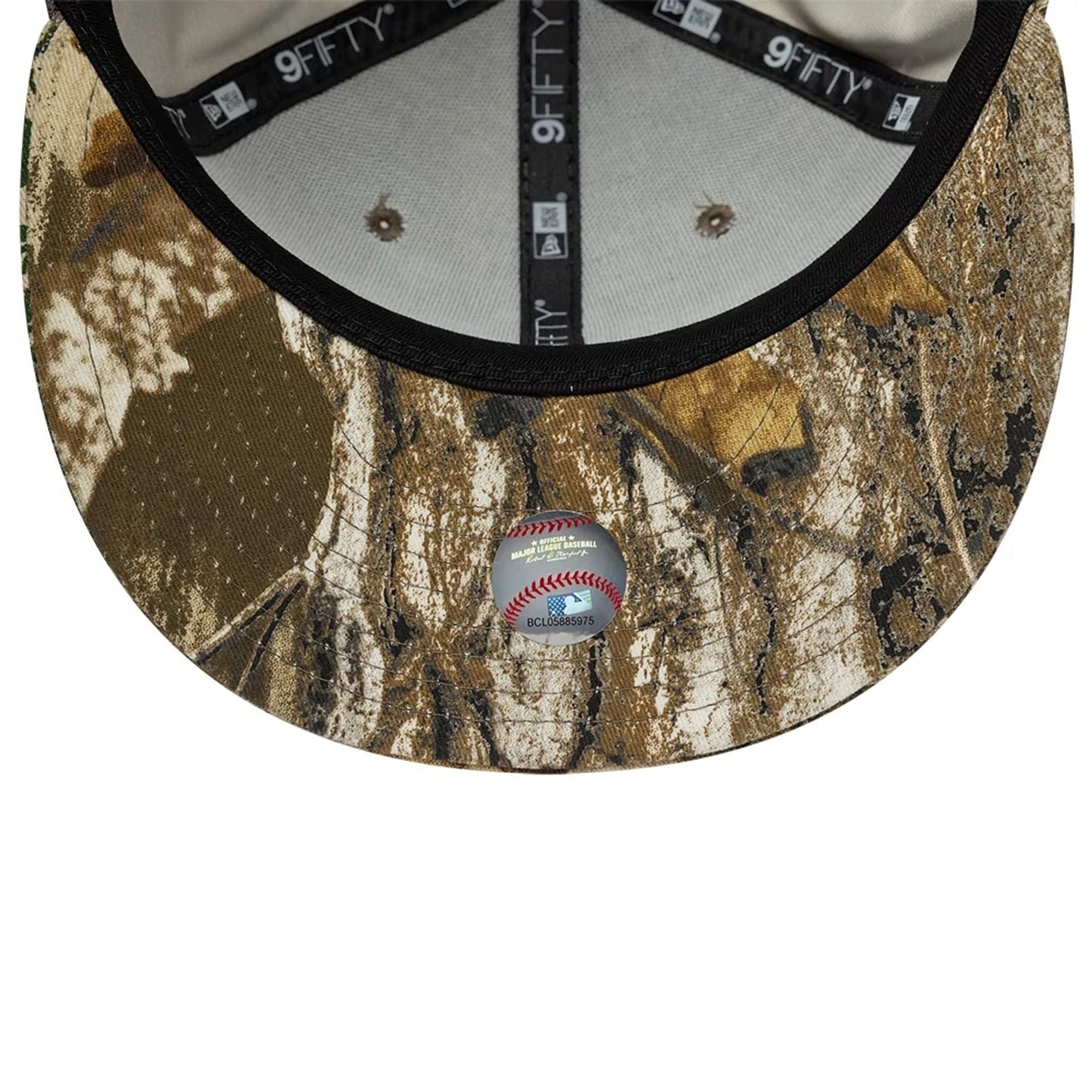 Pictured is this MLB Real Tree New York Yankees 9FIFTY Snapback cap in beige. 7