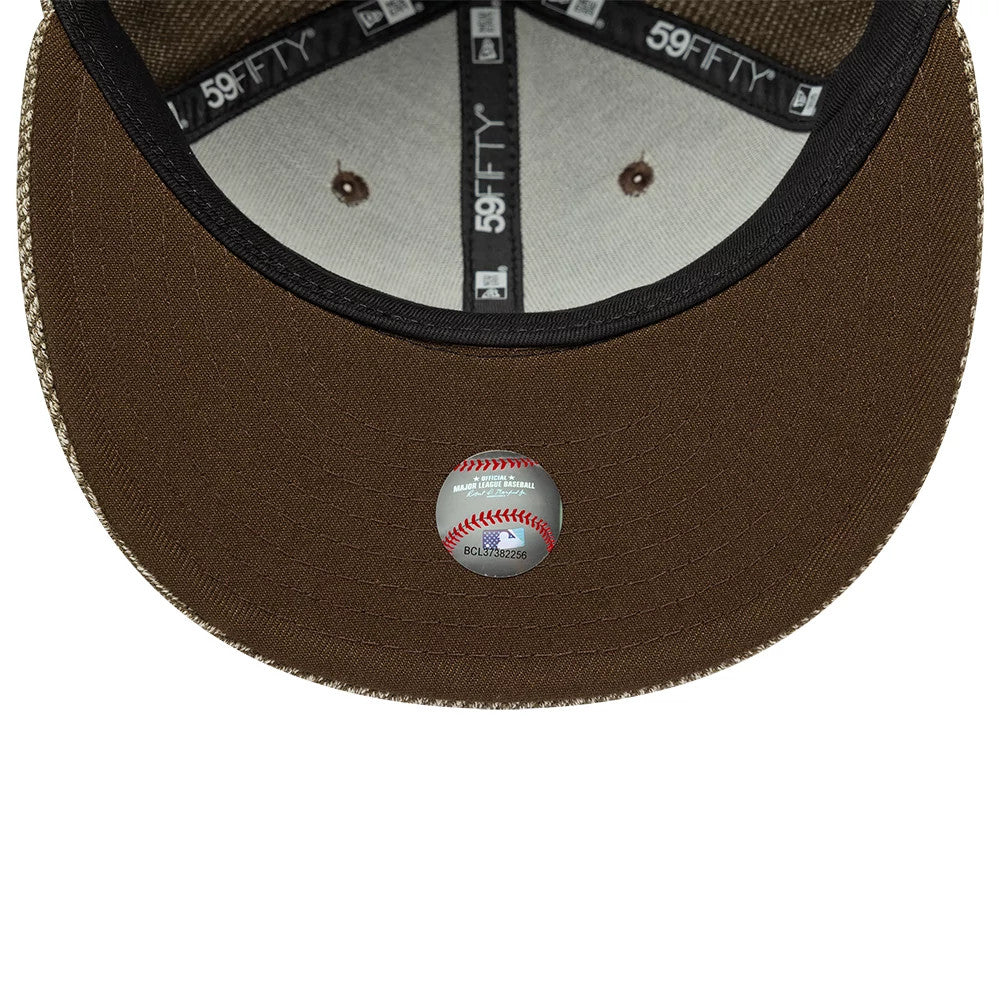 Pictured is this MLB Heather Brown Chicago White Sox 59FIFTY Fitted cap in brown. 2