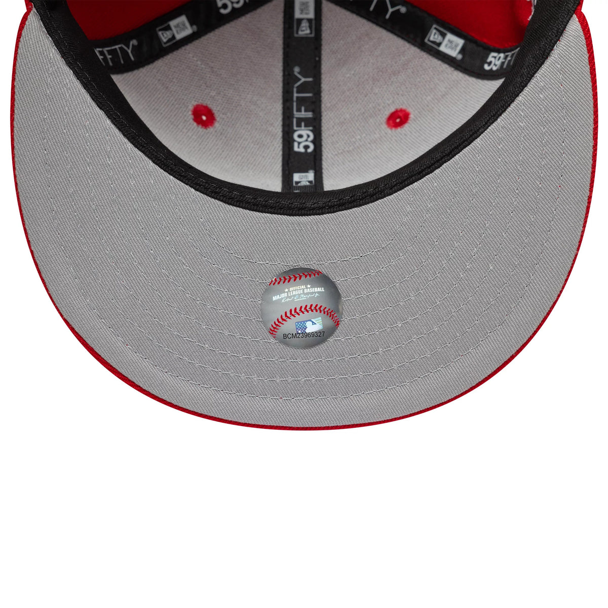 Pictured is this Youth MLB New York Yankees 59FIFTY Fitted cap in red. 2
