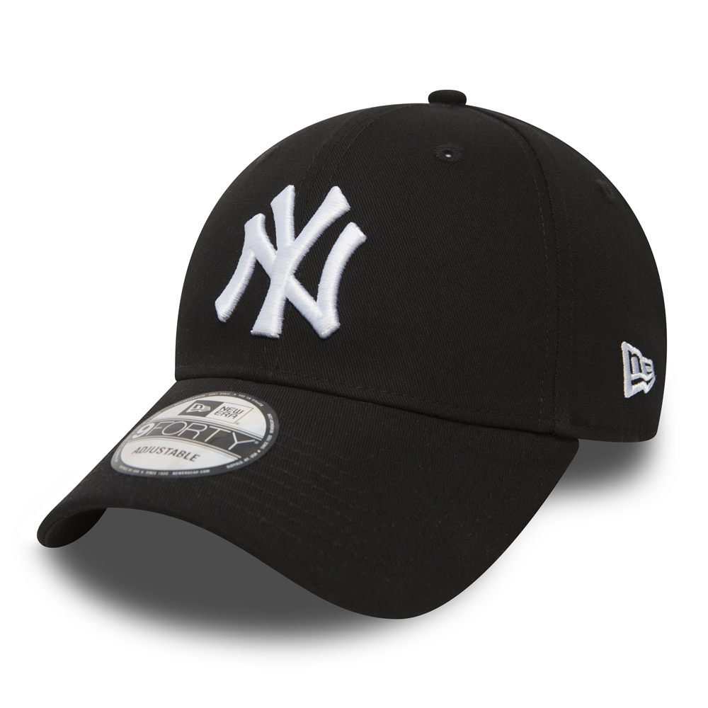 New York Yankees Essential Black 9FORTY Adjustable Cap A256_282