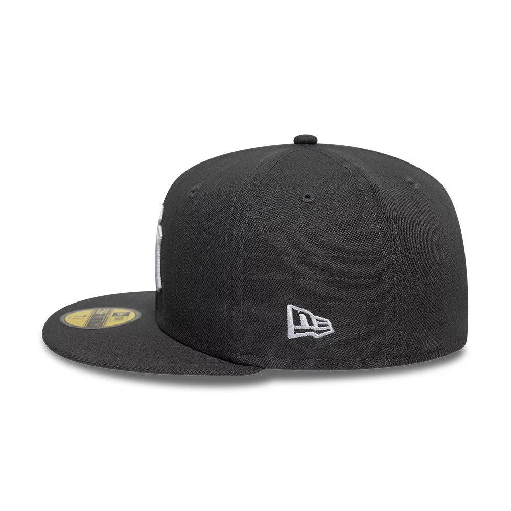 This is a New York Yankees Essential Grey 59FIFTY Cap 4