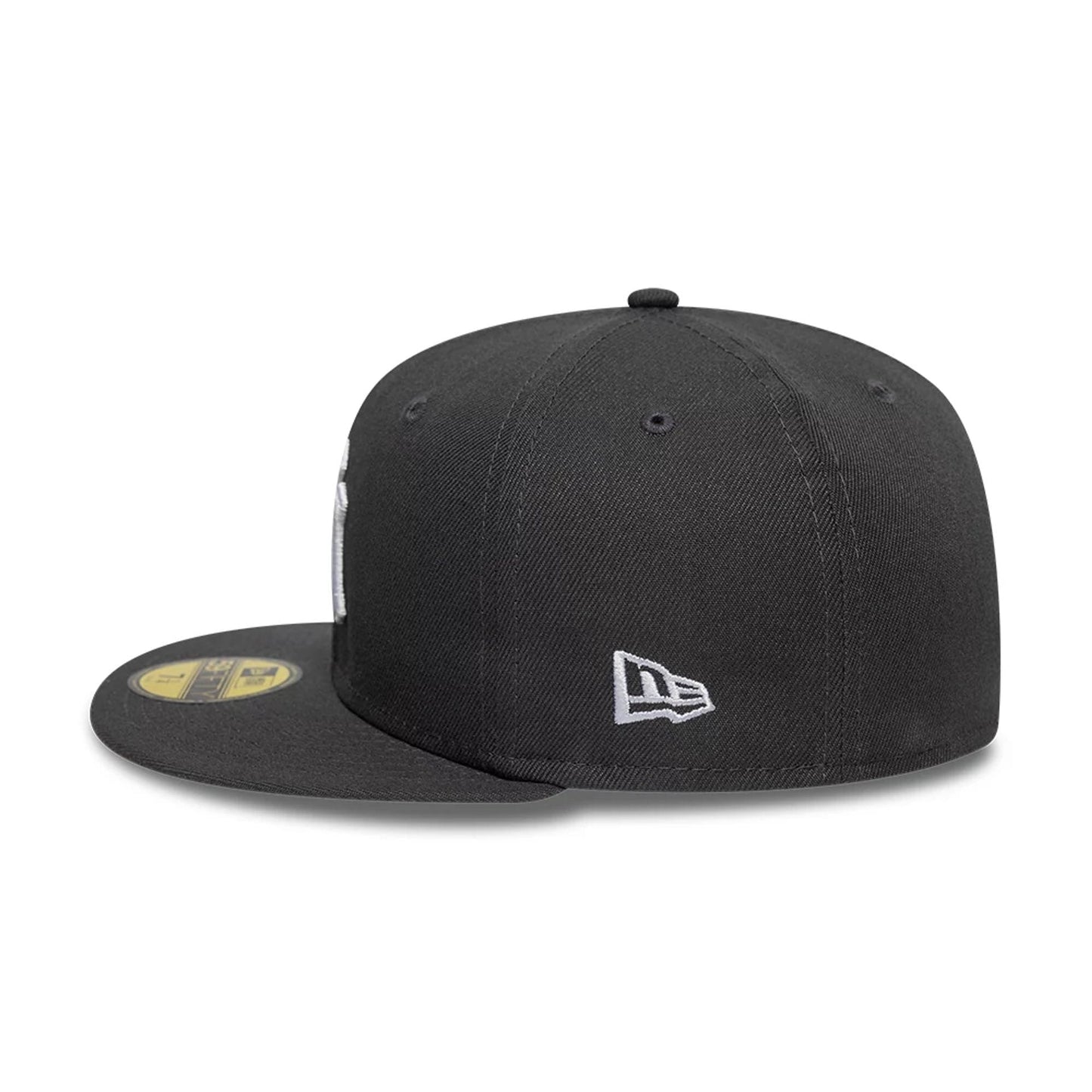 This is a New York Yankees Essential Grey 59FIFTY Cap 4