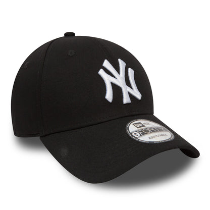 New York Yankees Essential Black New Era 9FORTY Cap, three-quarter view showing the raised white embroidered NY logo on the front panel, with a curved visor and a 9FORTY size sticker on top.
