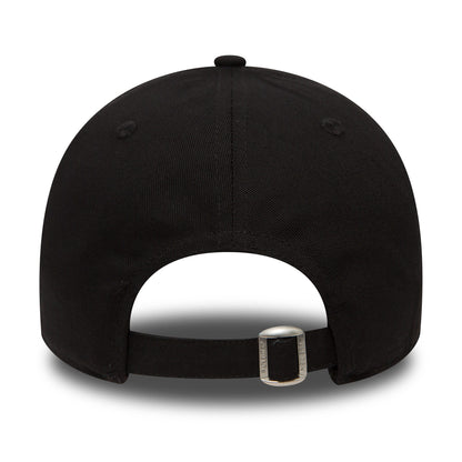 This is a New York Yankees Essential Black 9FORTY Cap 4