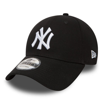 New York Yankees Essential Black New Era 9FORTY Cap, front view showing raised white NY logo on the black structured front panel, a 9FORTY size sticker on the curved black visor, and the New Era flag logo on the left side.