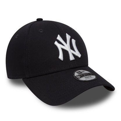 New York Yankees Essential Kids Navy New Era 9FORTY Cap, three-quarter view showing the raised white embroidered NY logo on the front panel, with a curved visor and a 9FORTY size sticker on top.