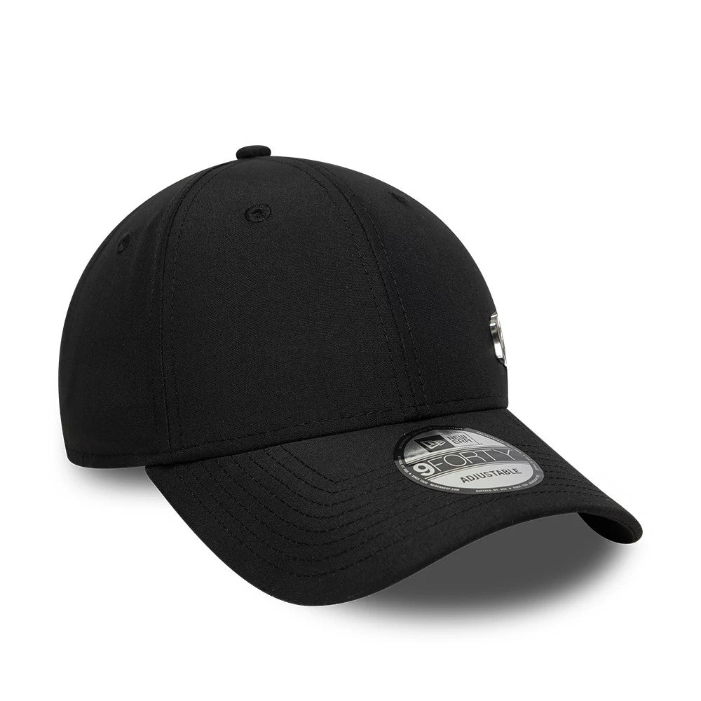 This is a New York Yankees Flawless Black 9FORTY Adjustable Cap 3