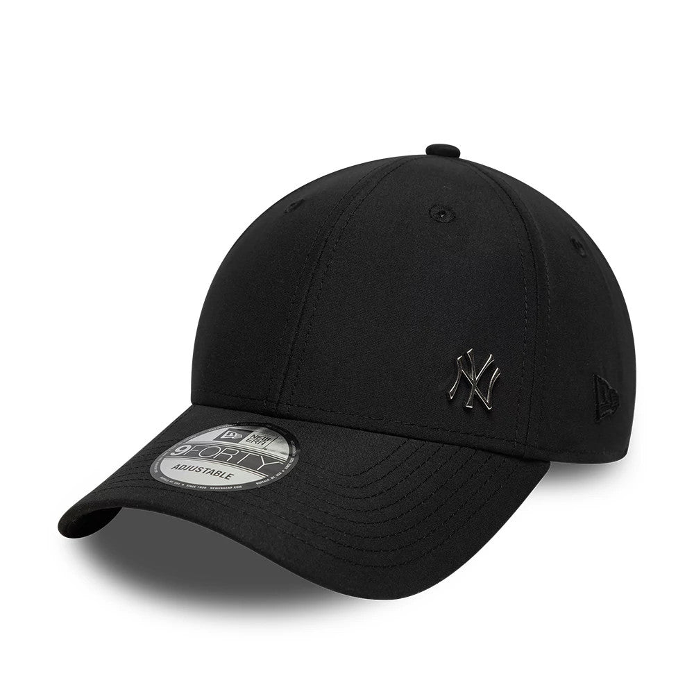 This is a New York Yankees Flawless Black 9FORTY Adjustable Cap 1
