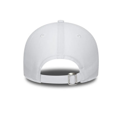 This is a New York Yankees Flawless White 9FORTY Cap 4