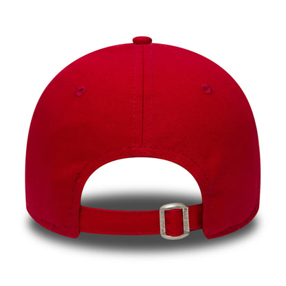 This is a Manchester United Essential Red 9FORTY Cap 5