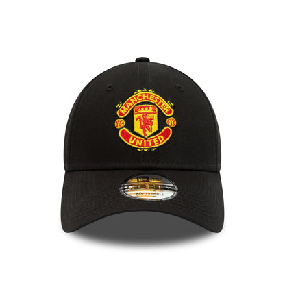 This is a Manchester United Essential Black 9FORTY Cap 2