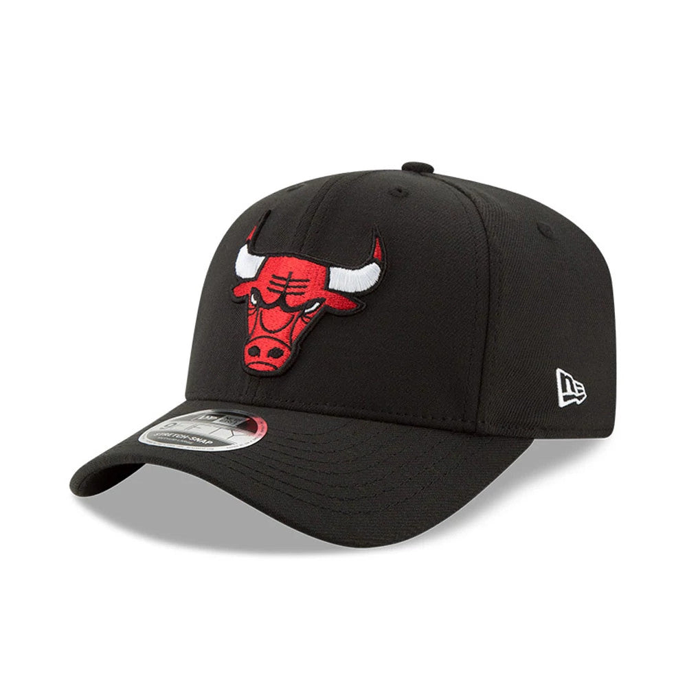 This is a Chicago Bulls Black 9FIFTY Stretch Snap Cap 4