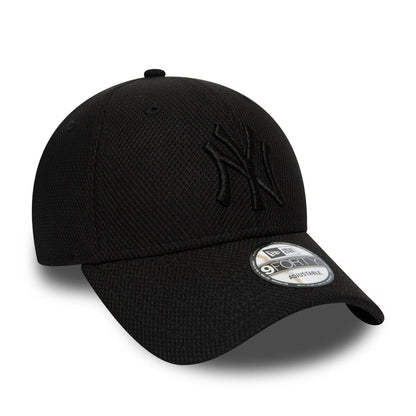 This is a New York Yankees Diamond Era Black 9FORTY Cap 3
