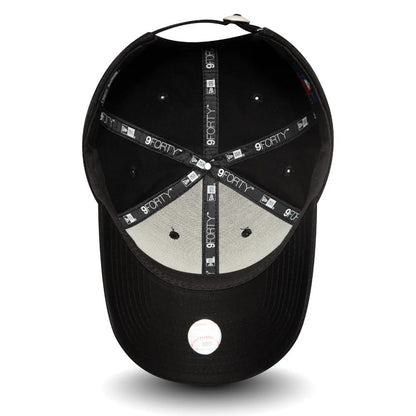 This is a LA Dodgers Essential Black 9FORTY Cap 4