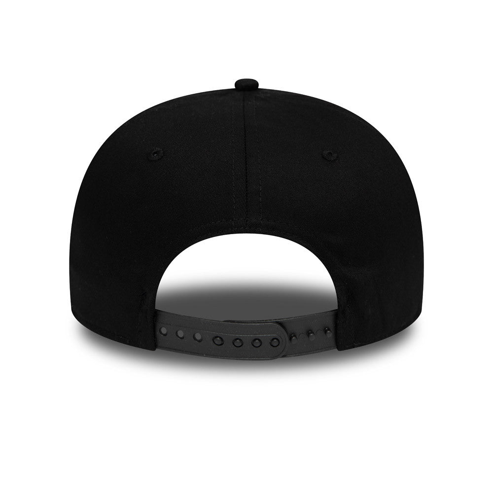 This is a New York Yankees Tonal Black 9FIFTY Stretch Snap Cap 4
