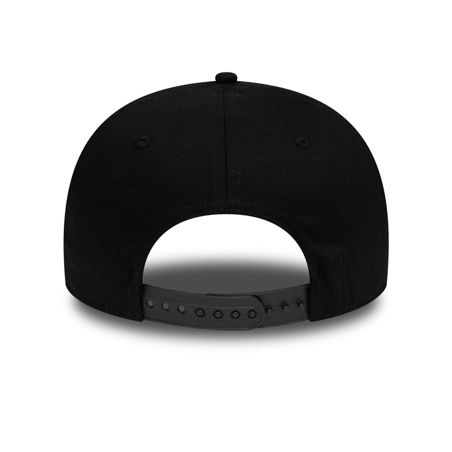 This is a New York Yankees Tonal Black 9FIFTY Stretch Snap Cap 4