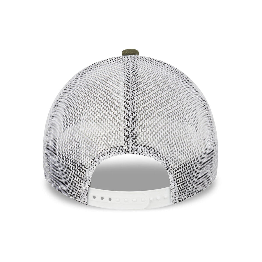 This is a New York Yankees Khaki A-Frame Trucker Cap 4