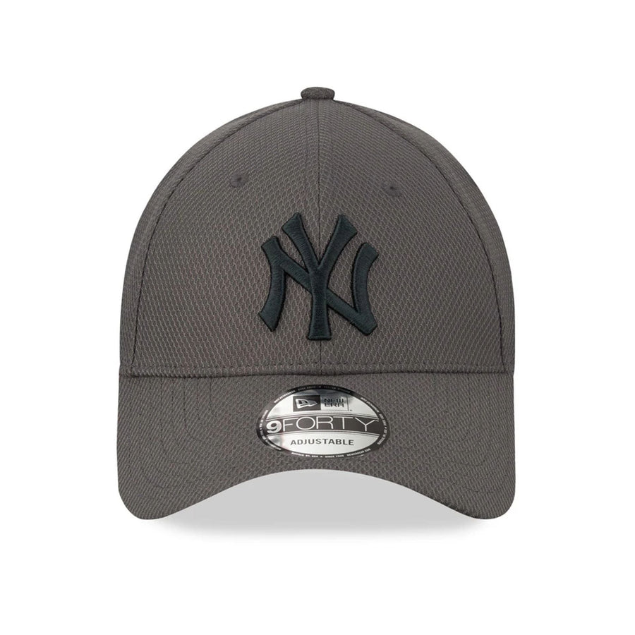 This is a New York Yankees Grey 9FORTY Cap 2