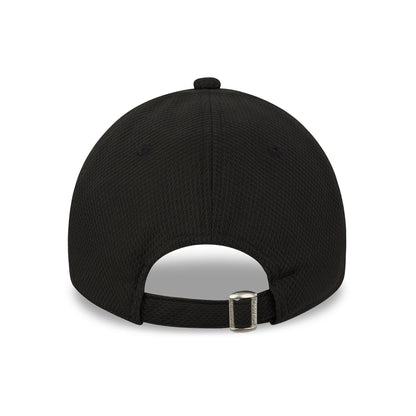 This is a New York Yankees Black 9FORTY Cap 4