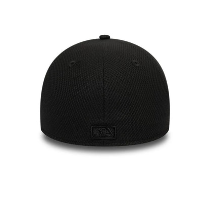 This is a New York Yankees Diamond Era Black 39THIRTY Cap 3