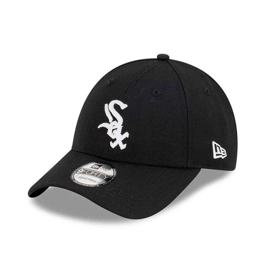 This is a Chicago White Sox MLB Premium Felt Black 9FORTY Adjustable Cap 1