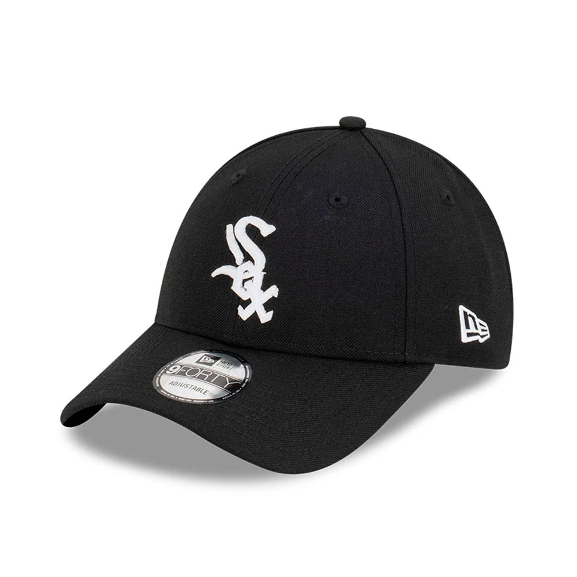 This is a Chicago White Sox MLB Premium Felt Black 9FORTY Adjustable Cap 1