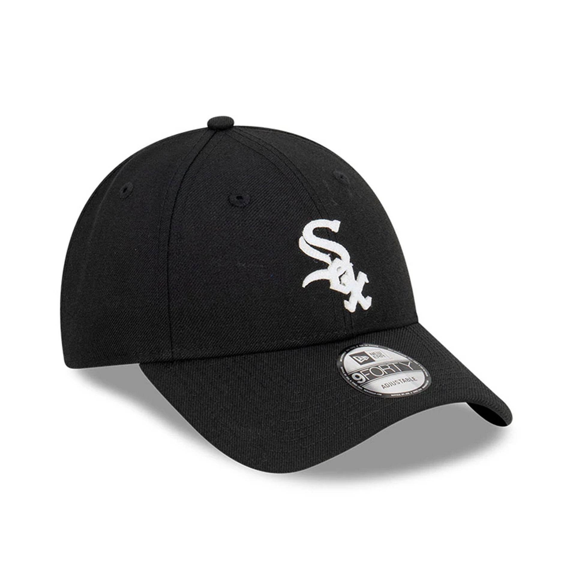 This is a Chicago White Sox MLB Premium Felt Black 9FORTY Adjustable Cap 3