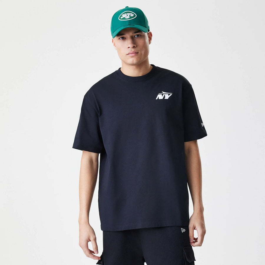 The Male model is wearing New York Jets NFL Black Oversized T-Shirt 1