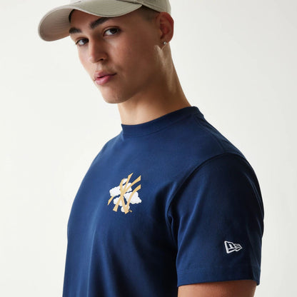 The Male model is wearing New York Yankees MLB 59FIFTY Pack Cloud Blue T-Shirt 6